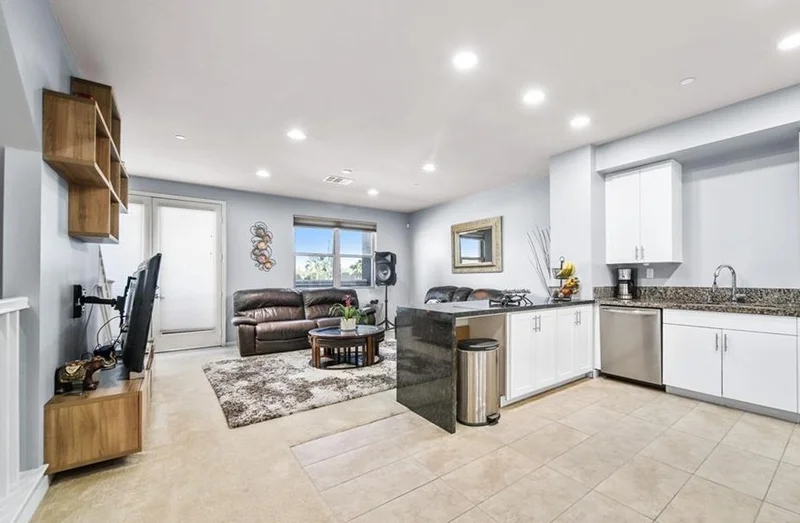 801 S Anaheim Boulevard 106 photo 2