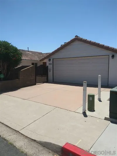 8888 N La Jolla Scenic Drive N photo 2