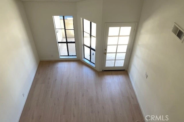 Interior 4