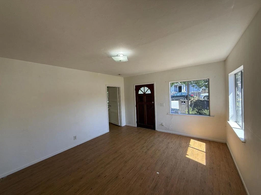 Interior 4