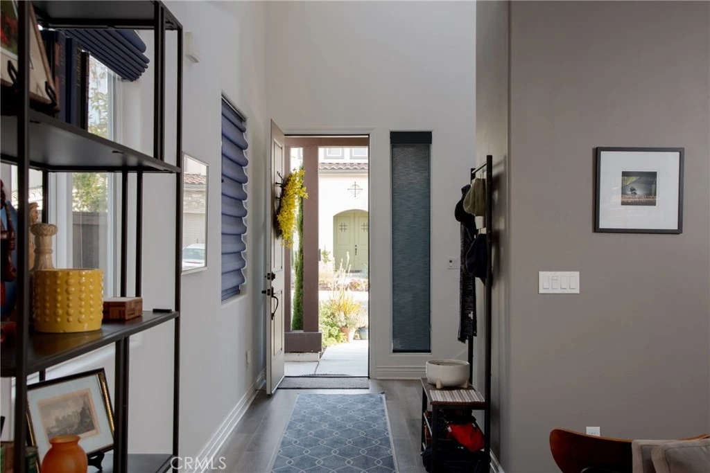 Interior 4