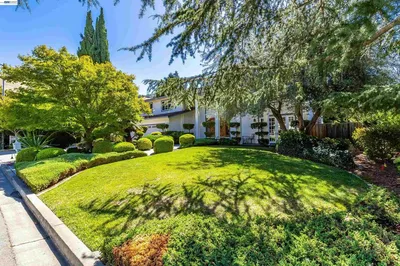 259 SEGOVIA PLACE photo 2