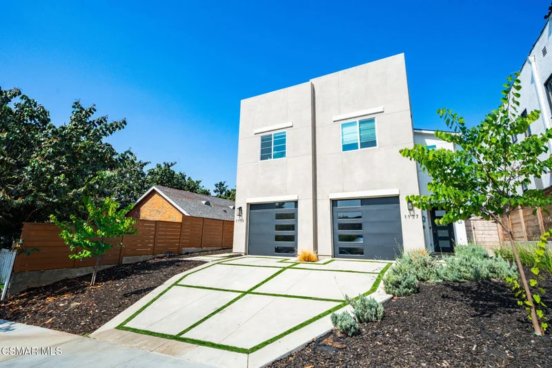 1135 N Commonwealth Avenue