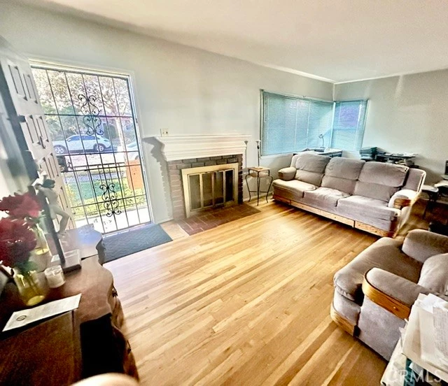 Interior 4
