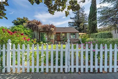 37955 2nd St photo 2