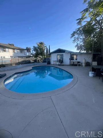 1045 N Escondido Boulevard photo 2