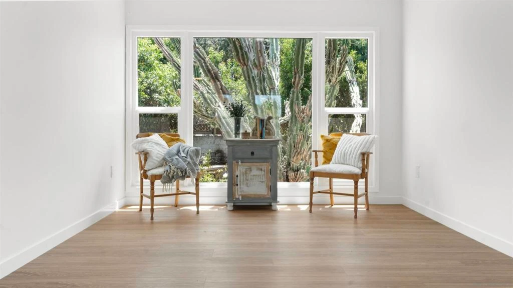 Interior 4