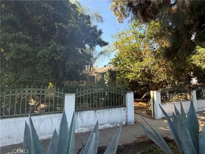 18750 Nordhoff photo 2