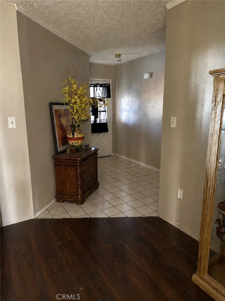 Interior 4