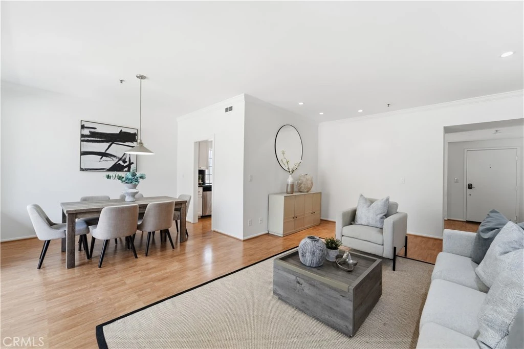 Interior 3