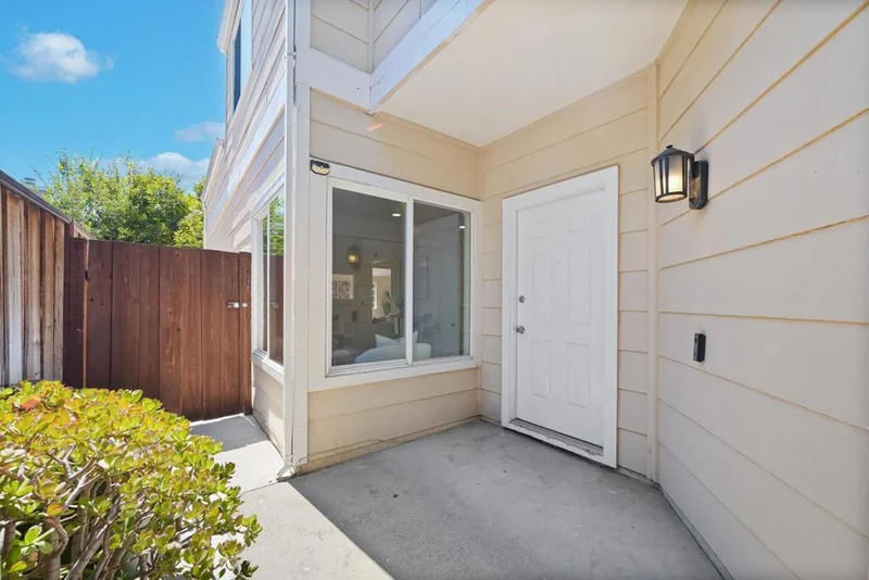 Photo 2 of 1287 Thorn Valley Court