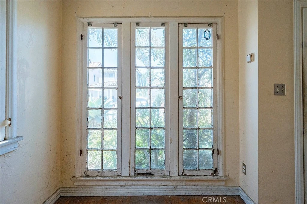Interior 3