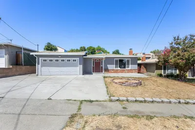 2810 Center Lane photo 2