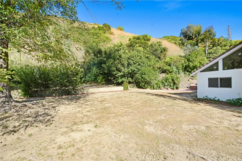 Photo 2 of 3160 Gotera
