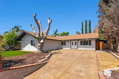 24541 Penfield photo 2