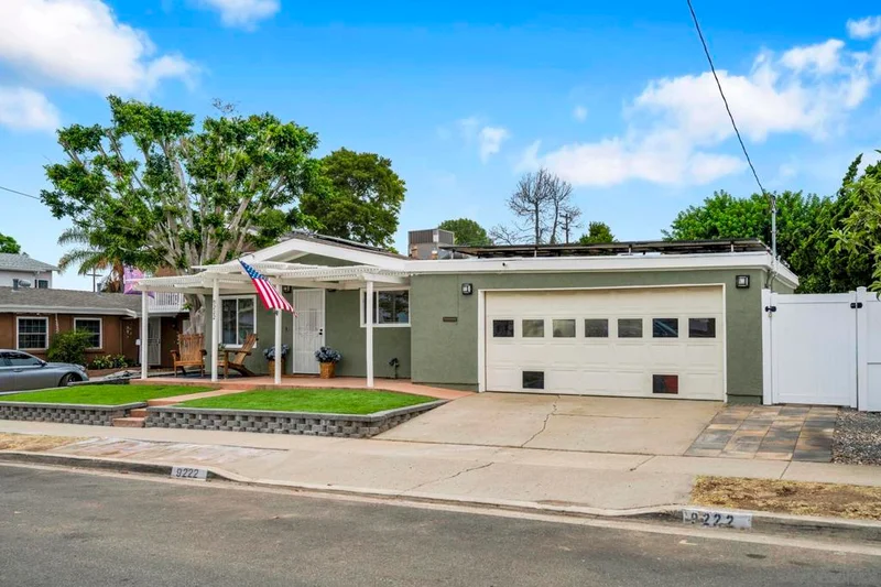 9222 Overton