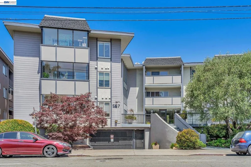 567 Oakland ave 104
