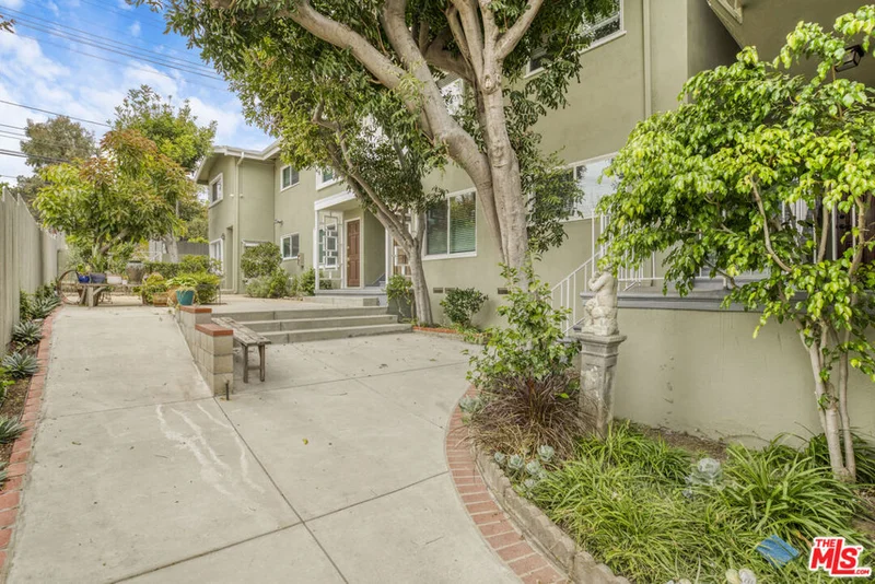 16144 W Sunset Boulevard 7A photo 2