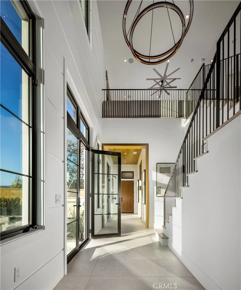 Interior 4