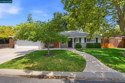 166 Cynthia Dr photo 2