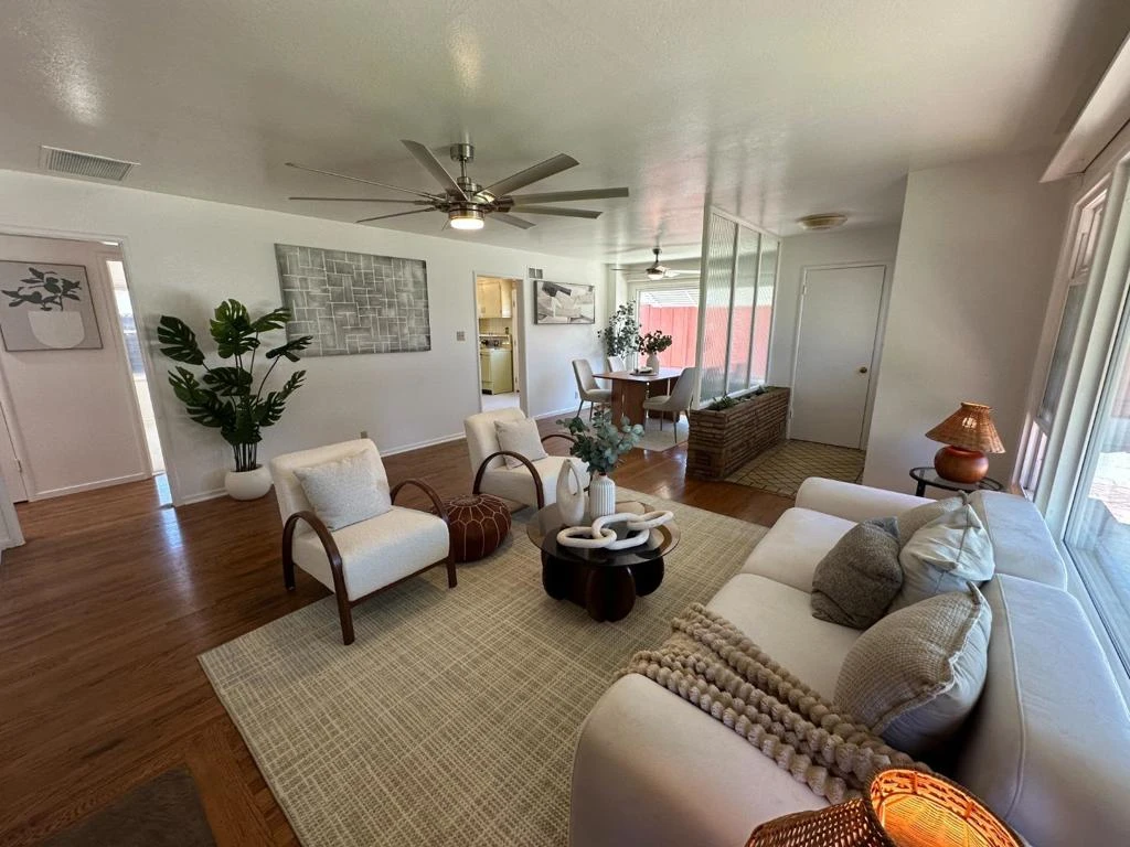 Interior 4