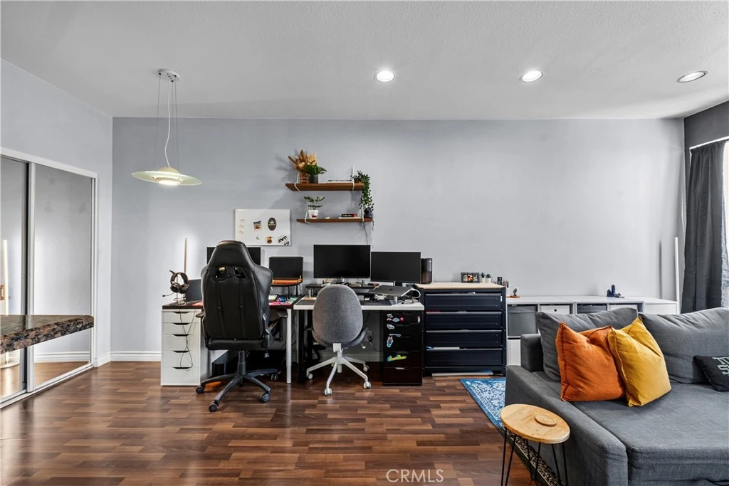 Interior 4