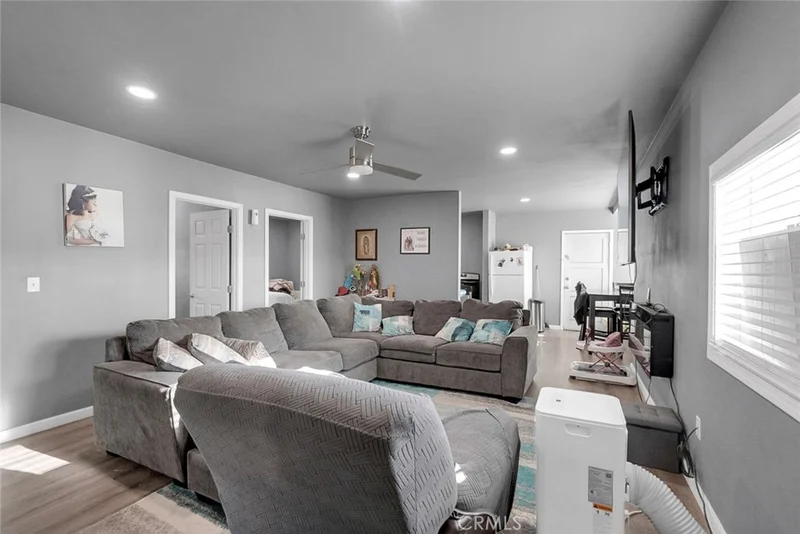 Photo 2 of 17107 Avenue 24