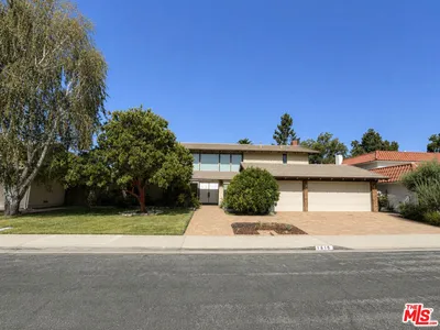 1615 Wellington Place photo 2