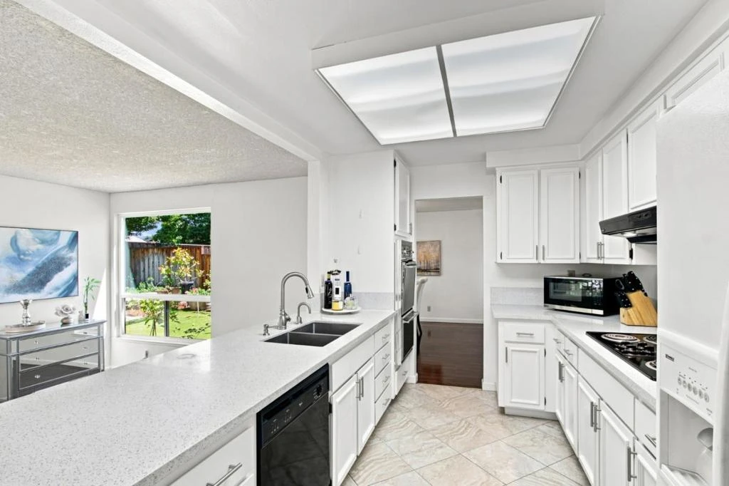 Interior 3