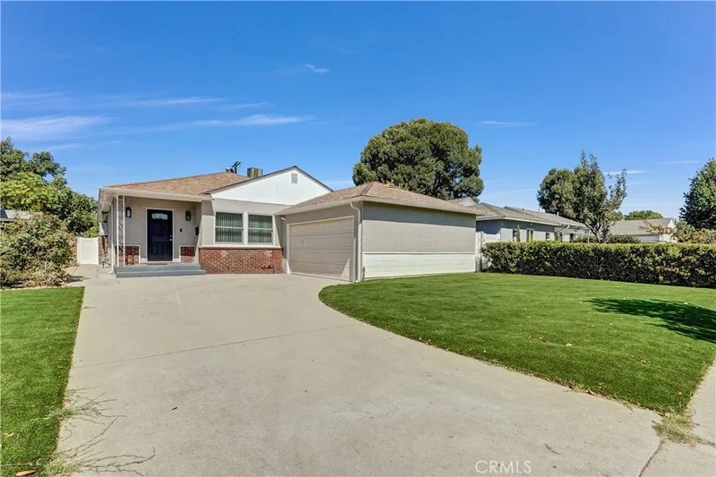 6851 Forbes