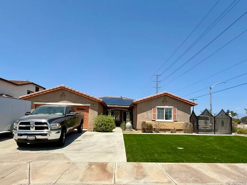 798 Abelia Ln