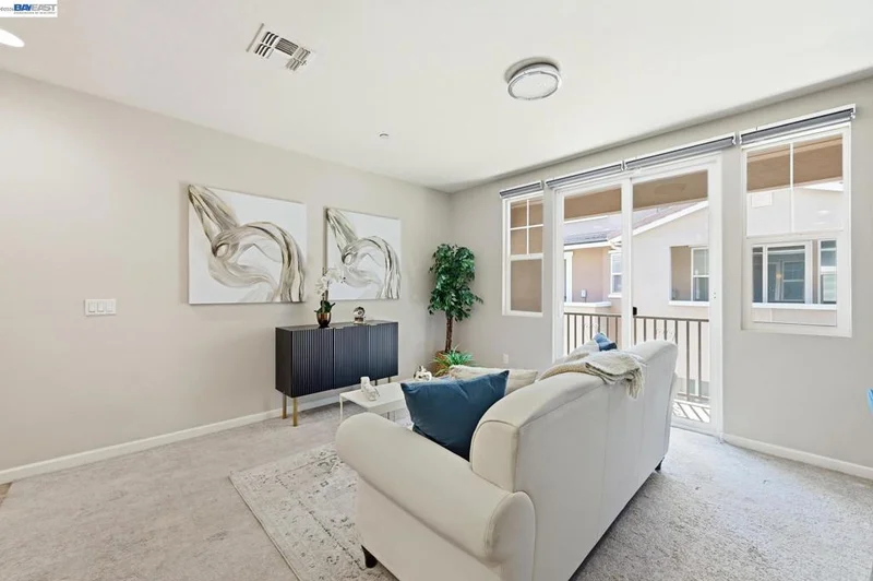 Photo 2 of 67 Bettencourt Way