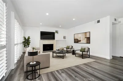 5255 Coldwater Canyon Avenue E photo 2