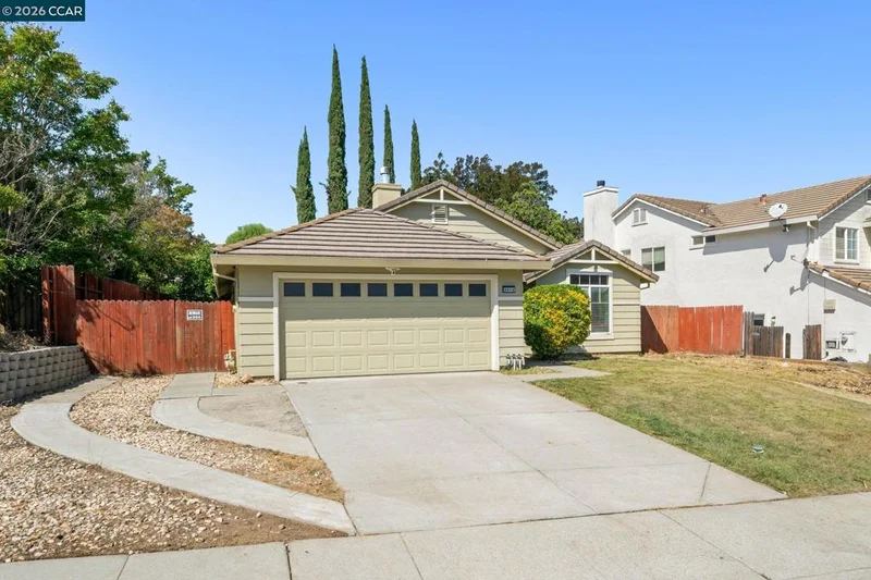 4916 Eastview Way photo 2