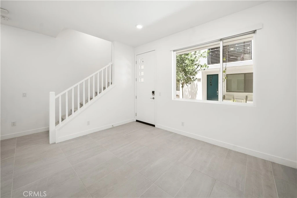 Interior 4