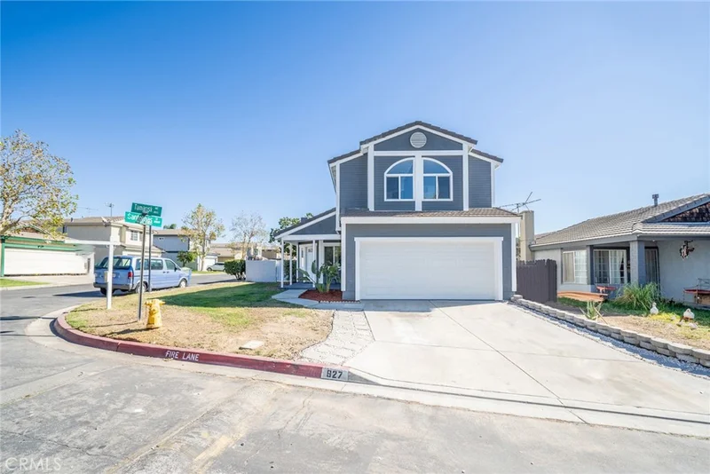 Photo 2 of 827 S Tamarisk Avenue