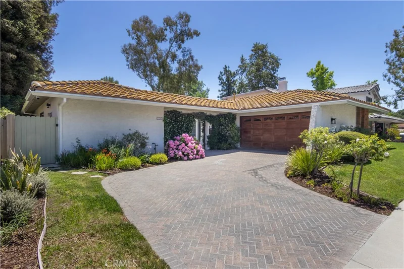 32046 Kingspark Court photo 2