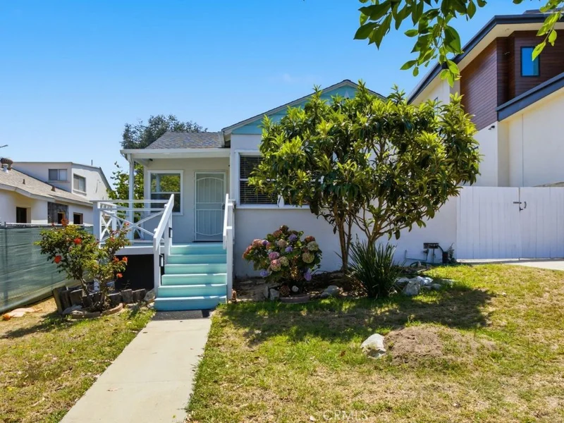 422 S Juanita Avenue