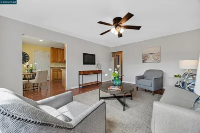 107 De Normandie Way