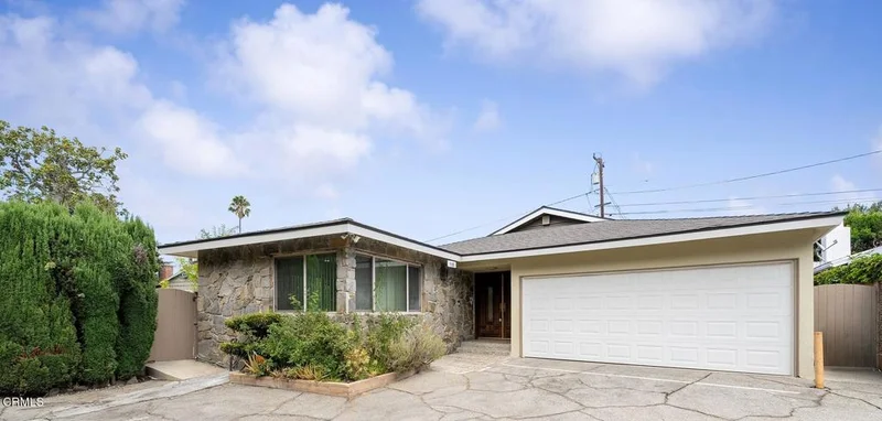 Photo 2 of 1105 Alhambra Road