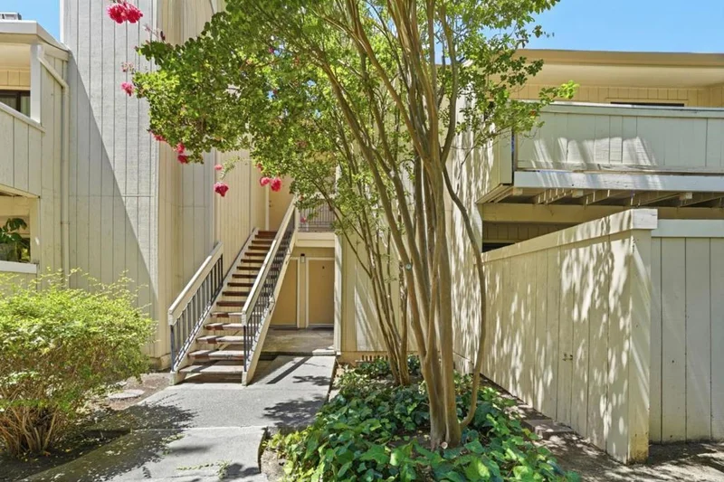 Photo 2 of 936 Kiely Boulevard B