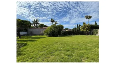 1633 Artesia photo 2