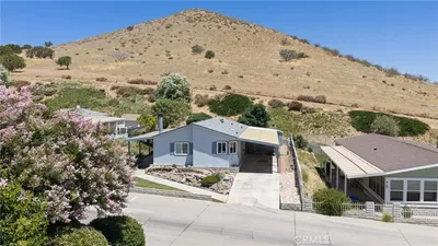33105 Santiago Road 7 photo 2