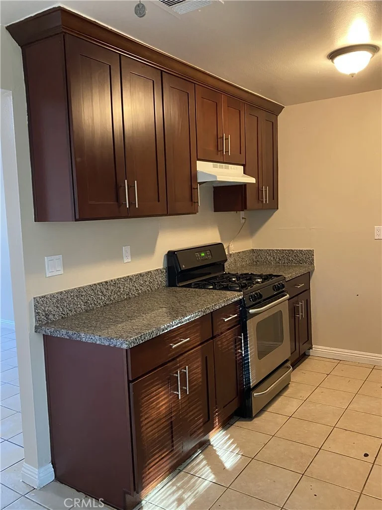 4505 Canoga Street A photo 2