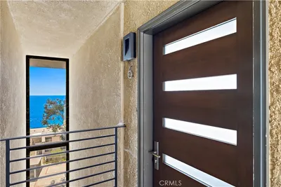 694 N Coast 6 photo 2