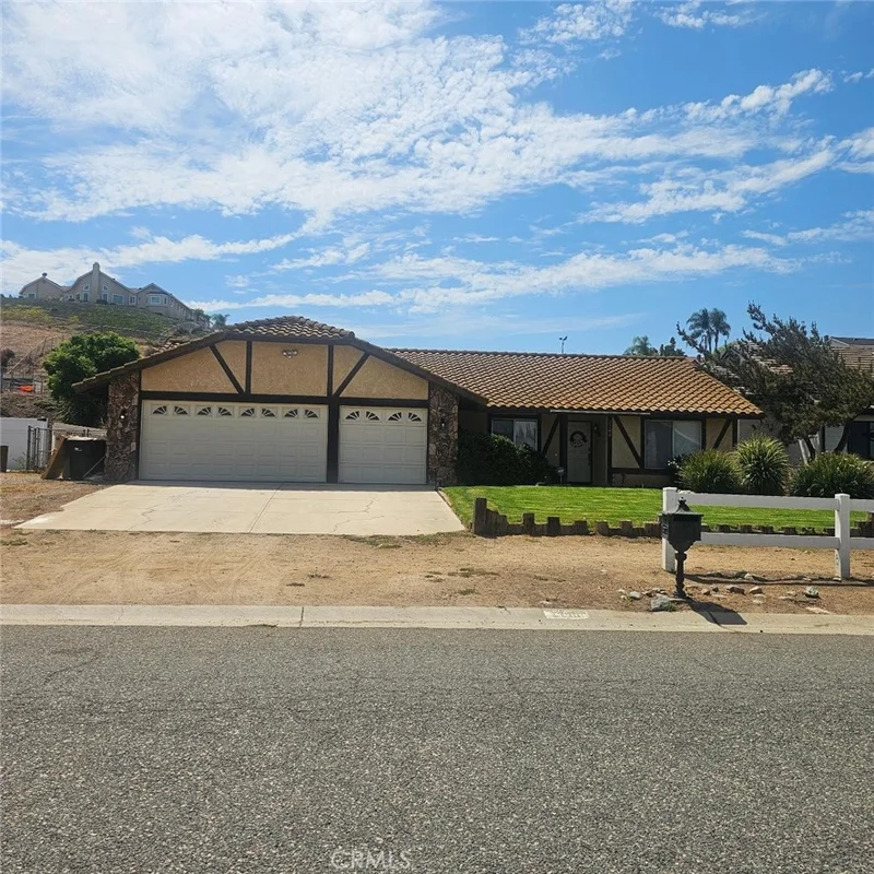 2280 Alhambra
