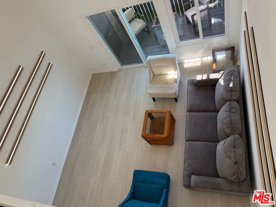 Interior 3
