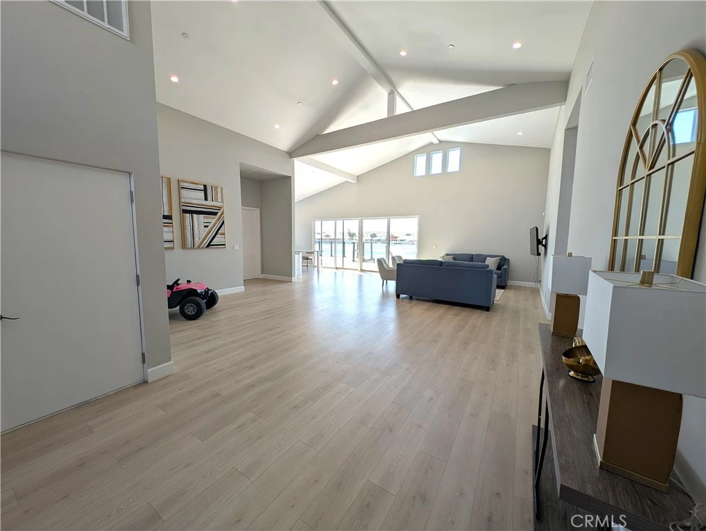 Interior 3