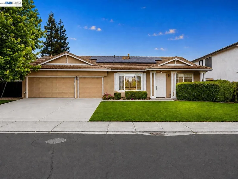 744 Vasconcellos Ave