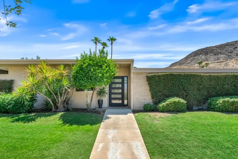 Photo 2 of 72213 El Paseo, #1707